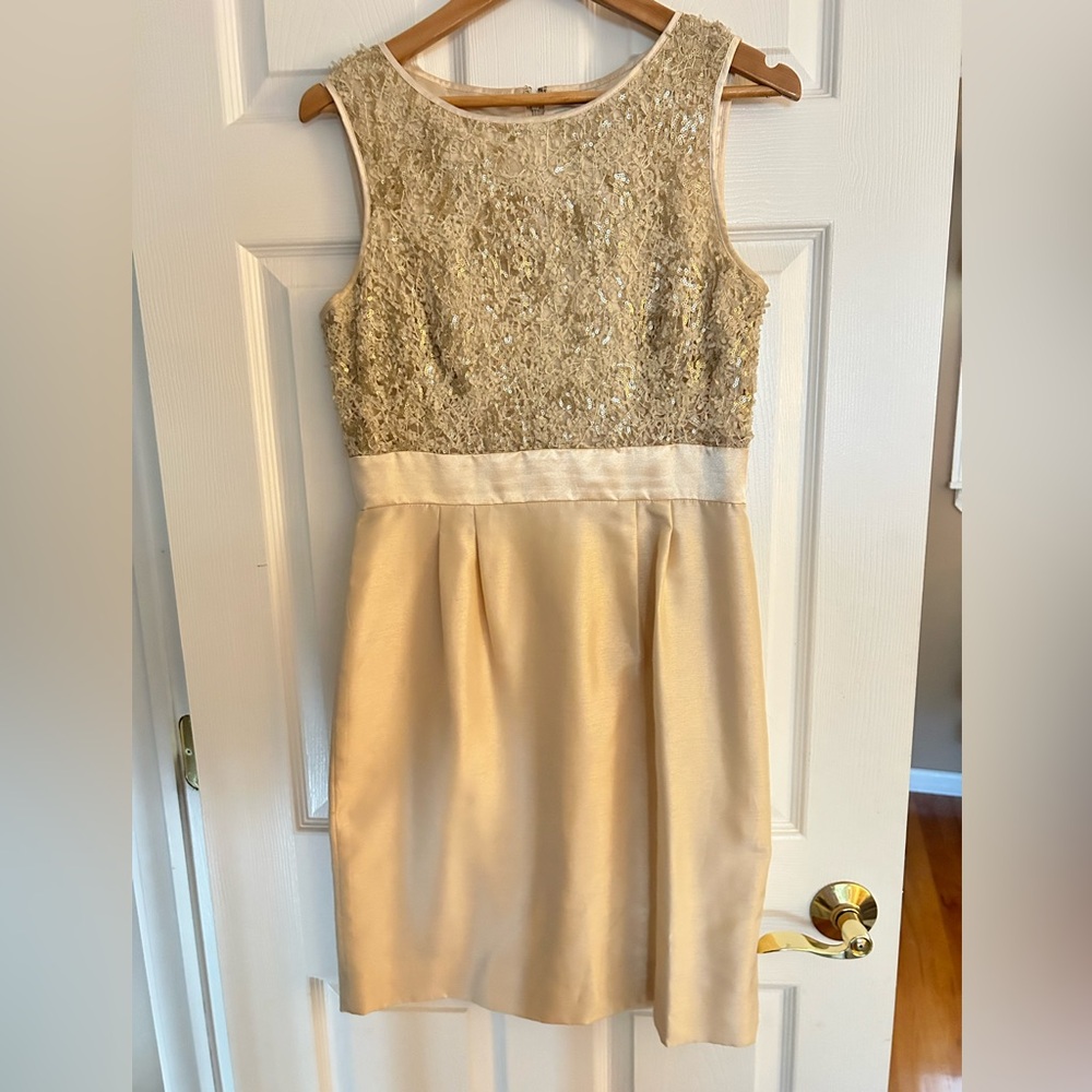 Tahari Size 6 champagne sequined dress
